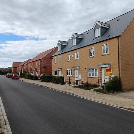 3 Bedroom Townhouse Near Bicester Village Esterno foto