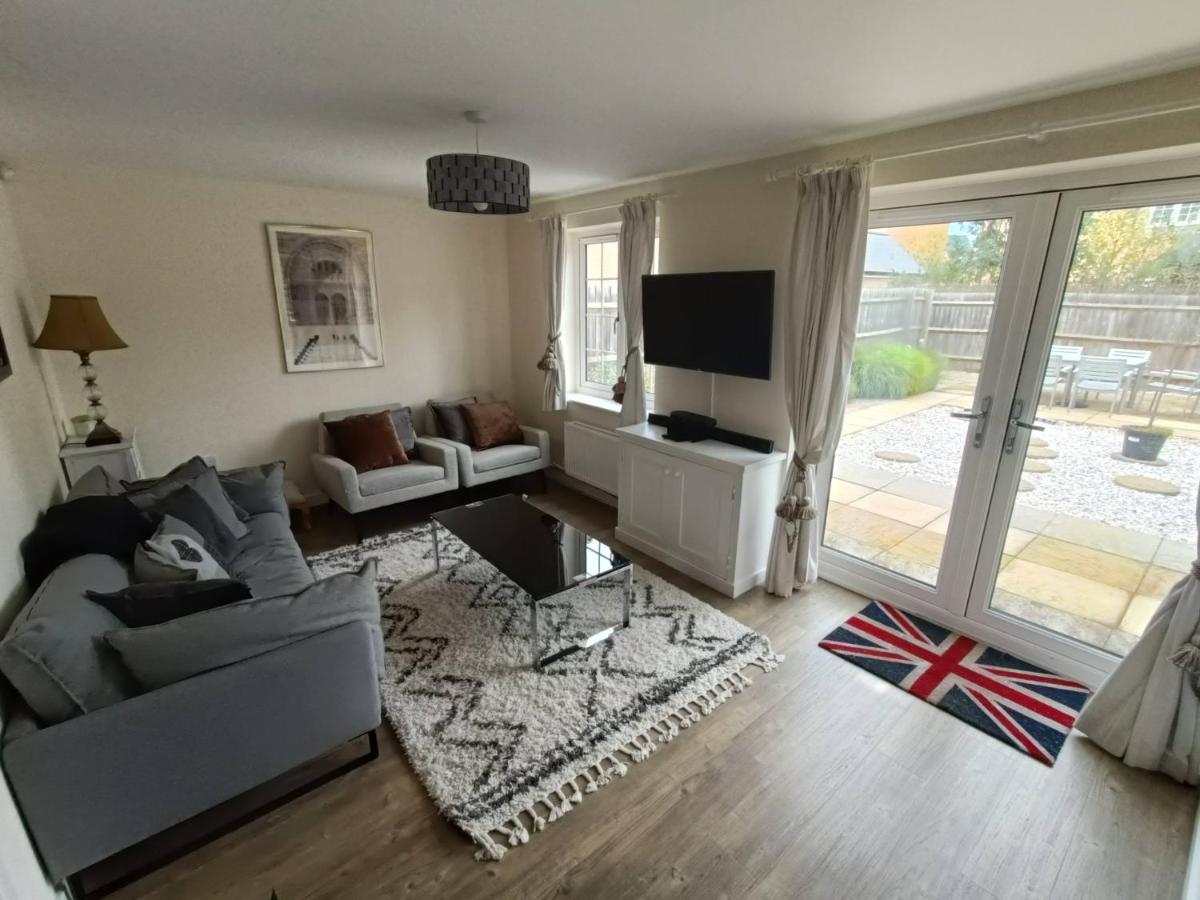 3 Bedroom Townhouse Near Bicester Village Esterno foto