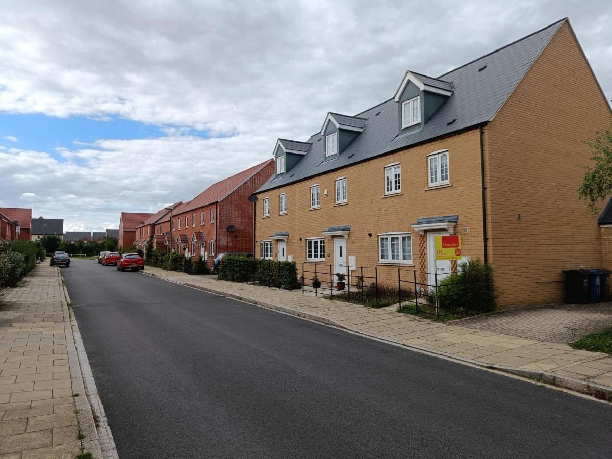 3 Bedroom Townhouse Near Bicester Village Esterno foto