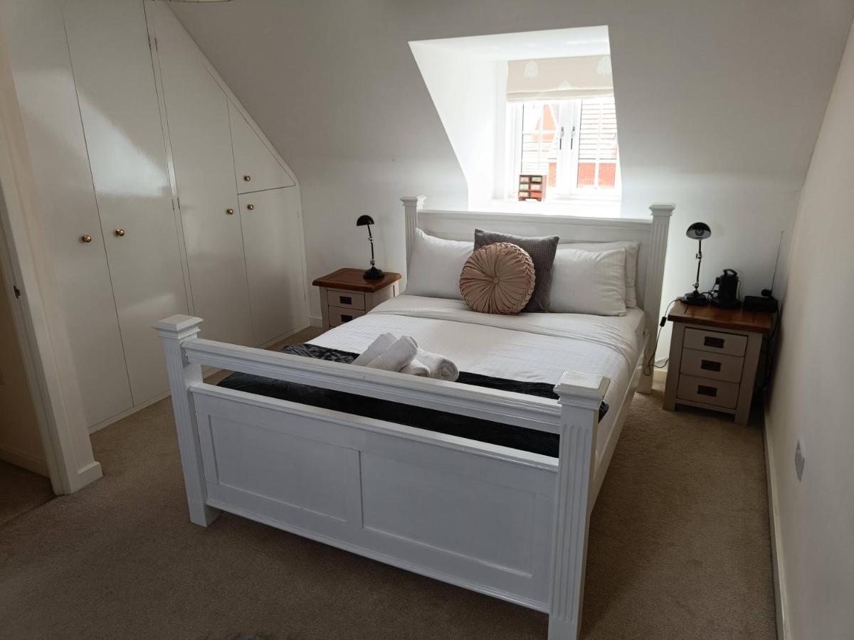 3 Bedroom Townhouse Near Bicester Village Esterno foto
