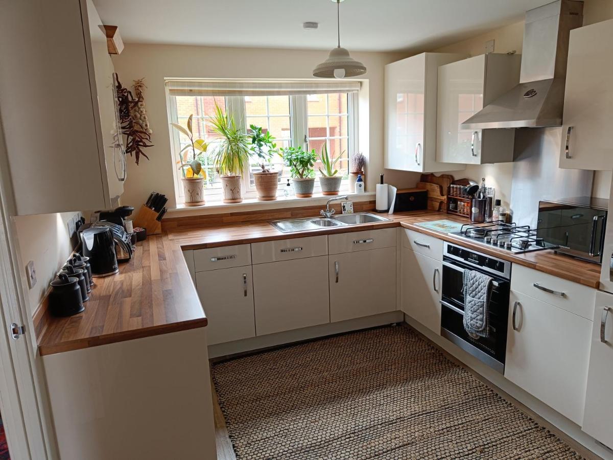 3 Bedroom Townhouse Near Bicester Village Esterno foto