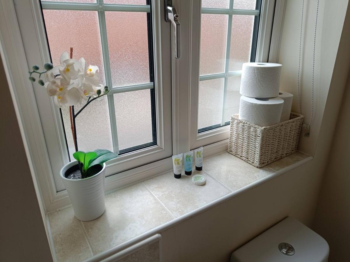 3 Bedroom Townhouse Near Bicester Village Esterno foto